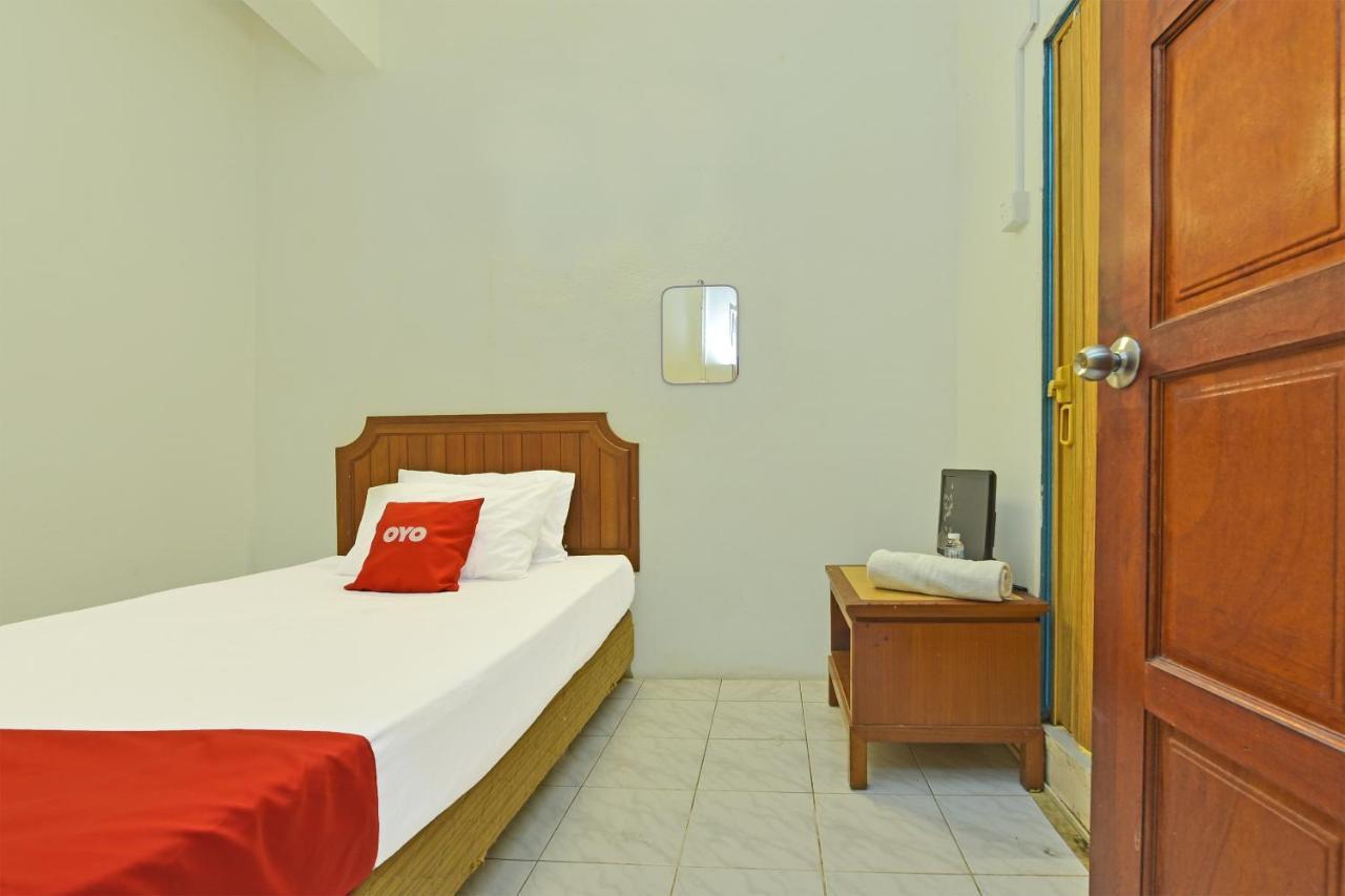 F Hotel Sungai Dua Bukit Esterno foto