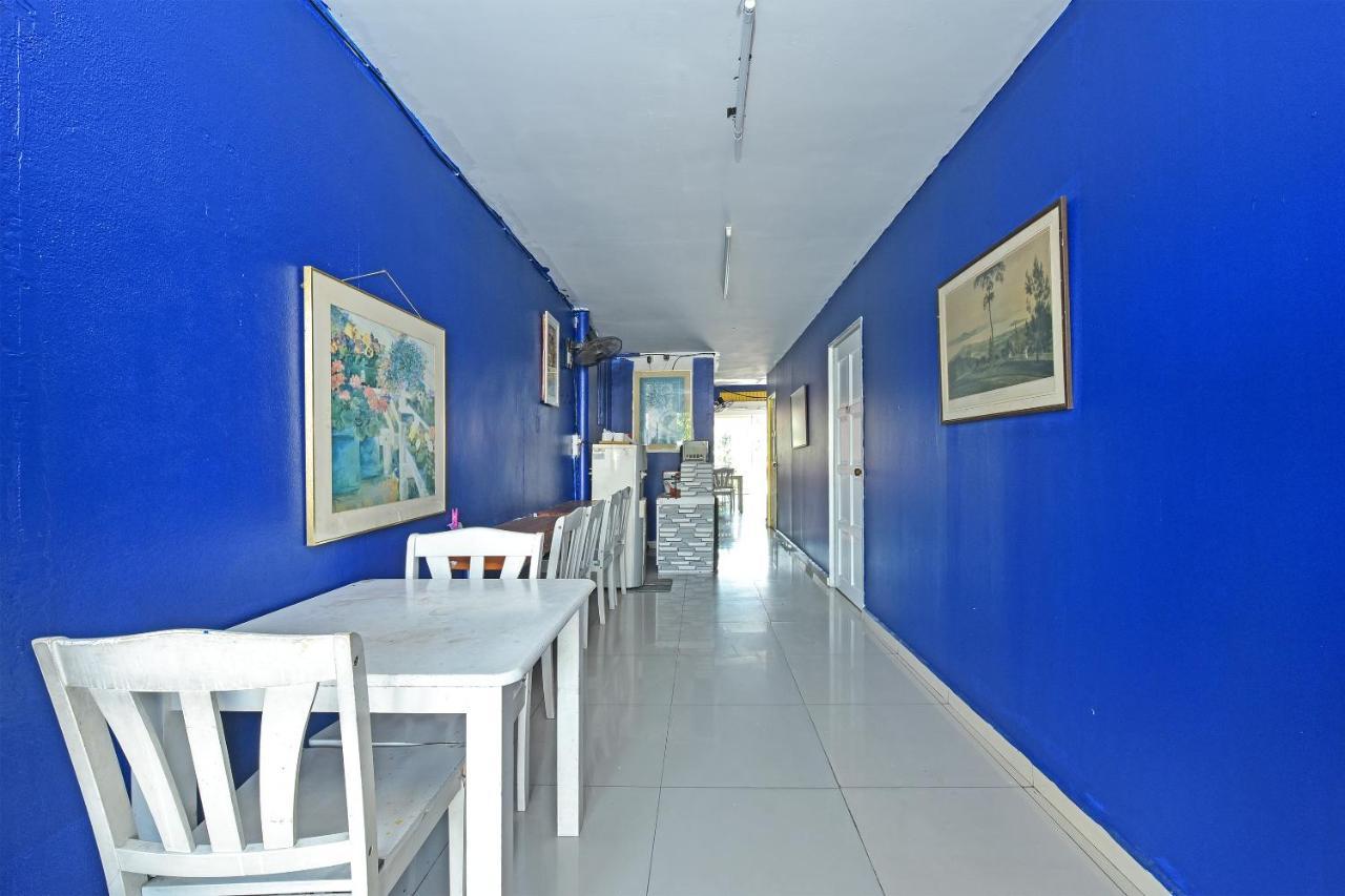 F Hotel Sungai Dua Bukit Esterno foto