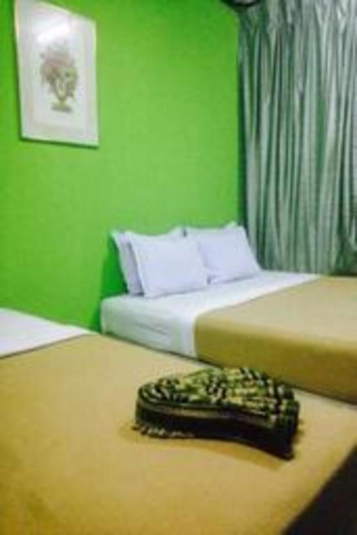 F Hotel Sungai Dua Bukit Esterno foto