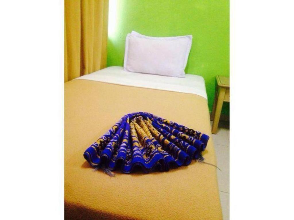F Hotel Sungai Dua Bukit Esterno foto